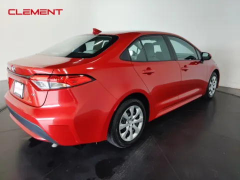 More photos of 2020 Toyota Corolla LE at Clement Pre-Owned, MO