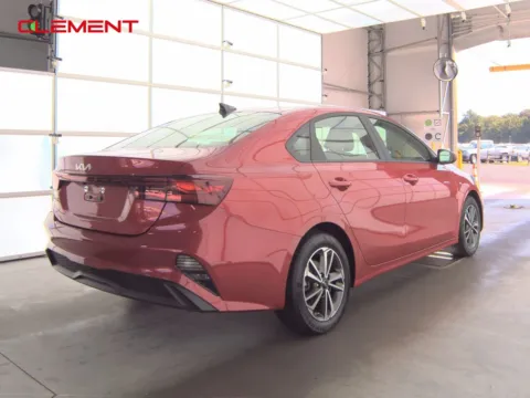 More photos of 2022 Kia Forte LXS at Clement Pre-Owned, MO
