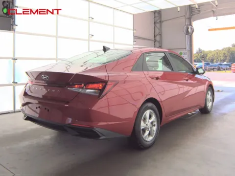 More photos of 2023 Hyundai Elantra SE at Clement Pre-Owned, MO