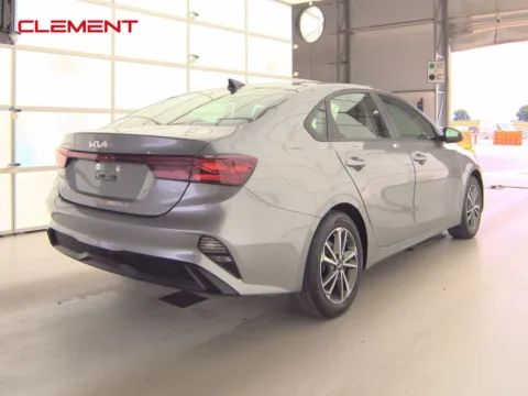 More photos of 2022 Kia Forte LXS at Clement Pre-Owned, MO