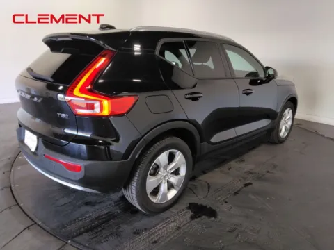 More photos of 2020 Volvo XC40 Momentum at Clement Pre-Owned Florissant, MO
