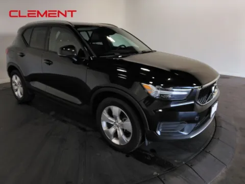 More photos of 2020 Volvo XC40 Momentum at Clement Pre-Owned Florissant, MO