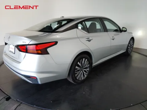 More photos of 2023 Nissan Altima 2.5 SV at Clement Pre-Owned, MO