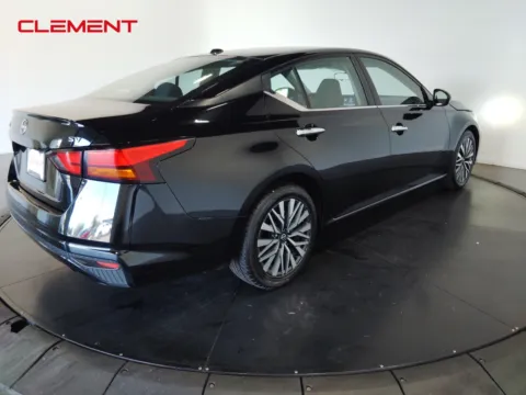 More photos of 2023 Nissan Altima 2.5 SV at Clement Pre-Owned, MO