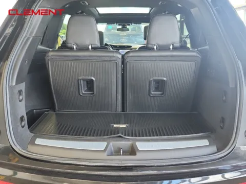 More photos of 2022 Cadillac XT6 Premium Luxury at Clement Pre-Owned, MO