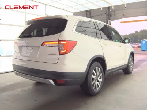 More photos of 2019 Honda Pilot EX-L at Clement Pre-Owned, MO