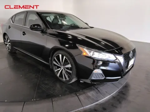 Another view of 2019 Nissan Altima 2.5 SR for sale in Florissant, MO at Clement Pre-Owned