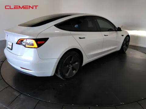 More photos of 2021 Tesla Model 3 Standard Range Plus at Clement Pre-Owned, MO