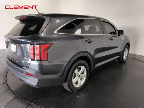 More photos of 2022 Kia Sorento LX at Clement Pre-Owned, MO