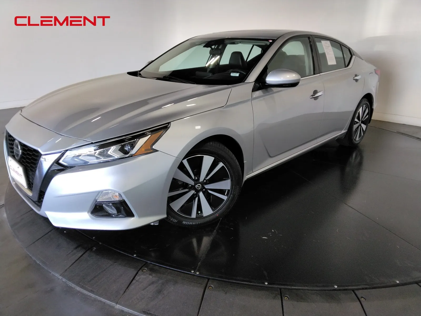 Silver 2022 Nissan Altima 2.5 SL for sale in Florissant, MO