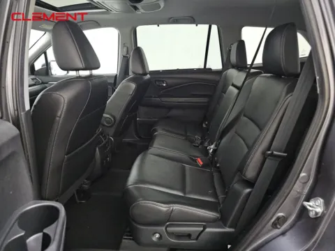 More photos of 2019 Honda Pilot EX-L at Clement Pre-Owned, MO