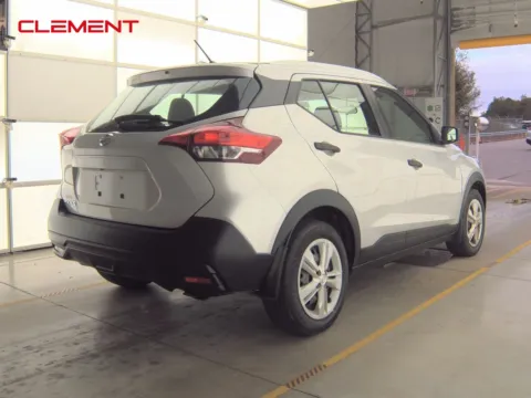 More photos of 2019 Nissan Kicks S at Clement Pre-Owned, MO