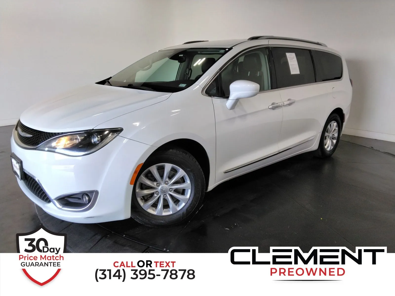 White 2018 Chrysler Pacifica Touring L for sale in Florissant, MO