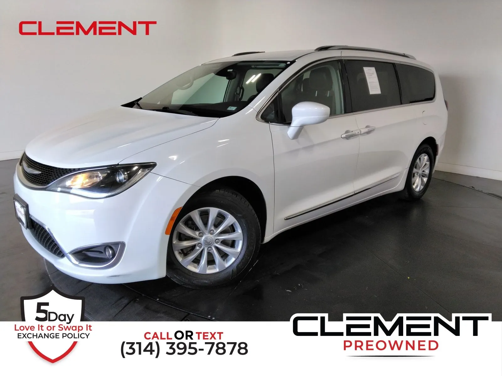 White 2018 Chrysler Pacifica Touring L for sale in Florissant, MO