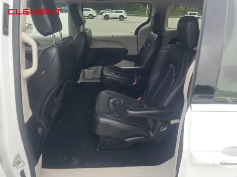 More photos of 2018 Chrysler Pacifica Touring L at Clement Pre-Owned, MO