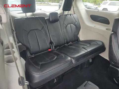 More photos of 2018 Chrysler Pacifica Touring L at Clement Pre-Owned, MO