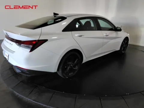 More photos of 2022 Hyundai Elantra SEL at Clement Pre-Owned, MO