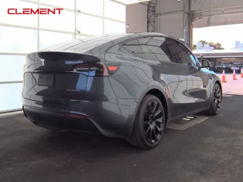 More photos of 2022 Tesla Model Y Long Range at Clement Pre-Owned, MO