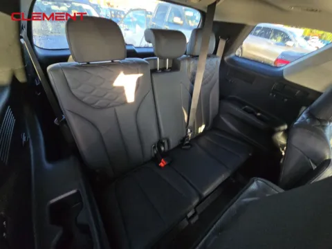 More photos of 2022 Hyundai Palisade Limited at Clement Pre-Owned, MO