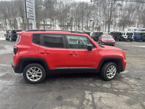 More photos of 2022 Jeep Renegade Latitude at Outten Chrysler Dodge Jeep Ram of Tamaqua, PA