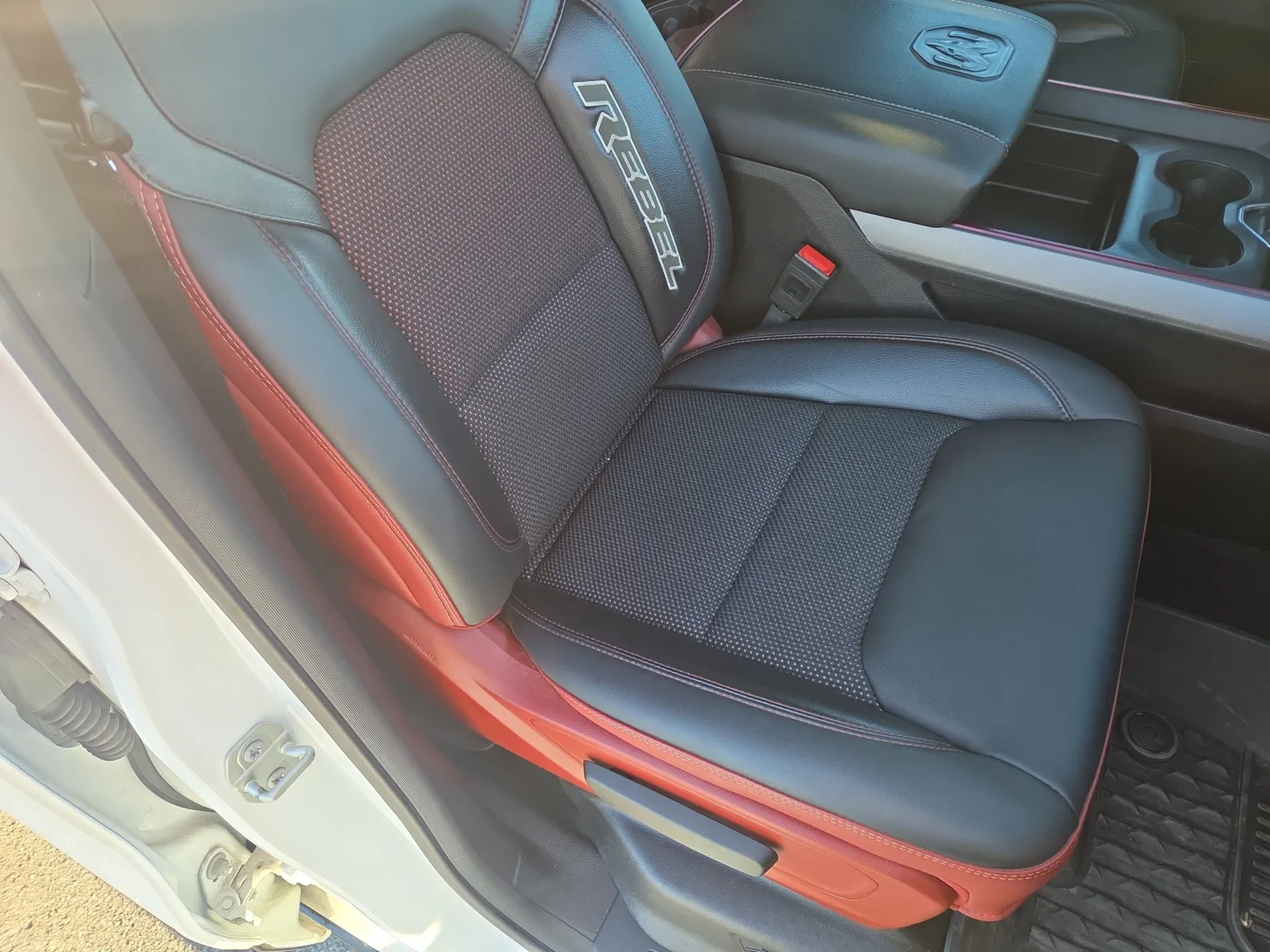2025 RAM Ram 1500 Pickup Rebel - Photo 15