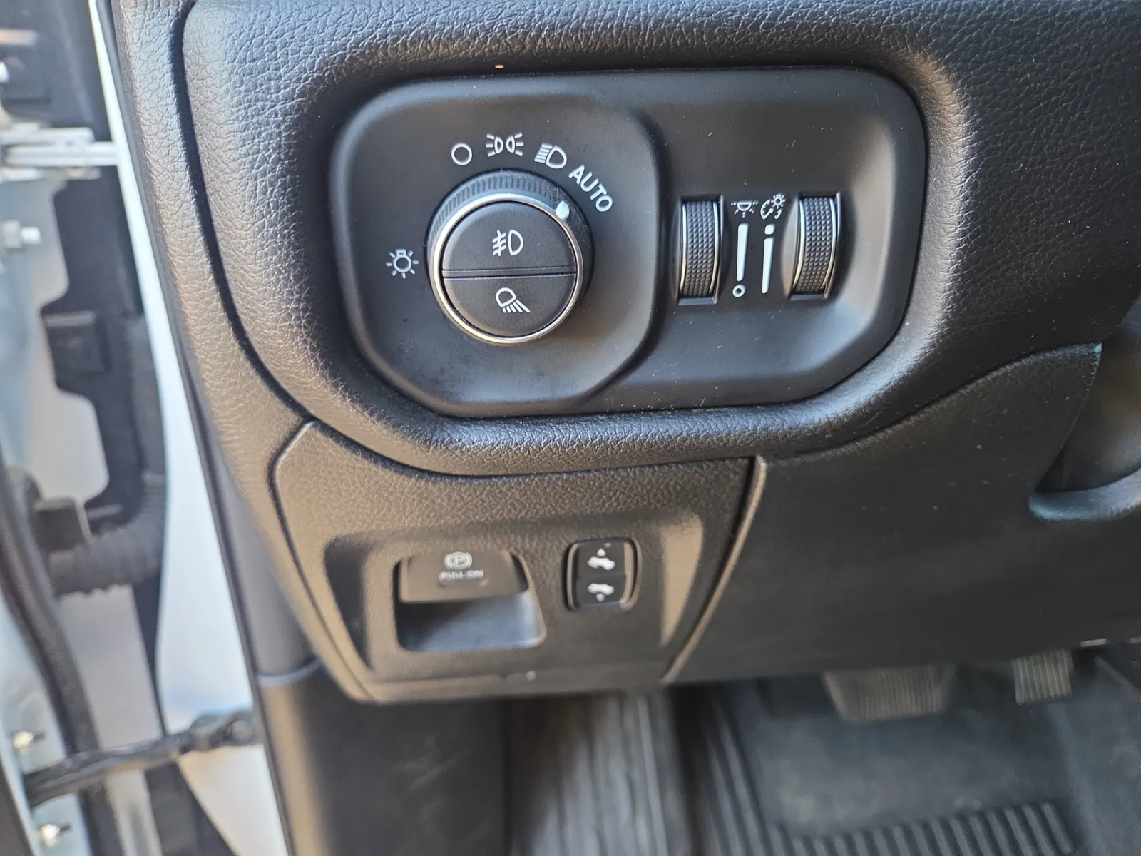 2025 RAM Ram 1500 Pickup Rebel - Photo 31