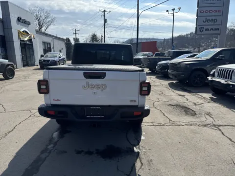 More photos of 2021 Jeep Gladiator Overland at Outten Chrysler Dodge Jeep Ram of Tamaqua, PA
