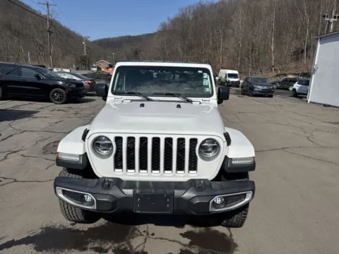 White 2021 Jeep Gladiator Overland for sale in Tamaqua, PA