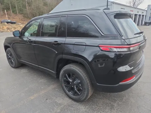 More photos of 2026 Jeep Grand Cherokee Laredo Altitude at Outten Chrysler Dodge Jeep Ram of Tamaqua, PA