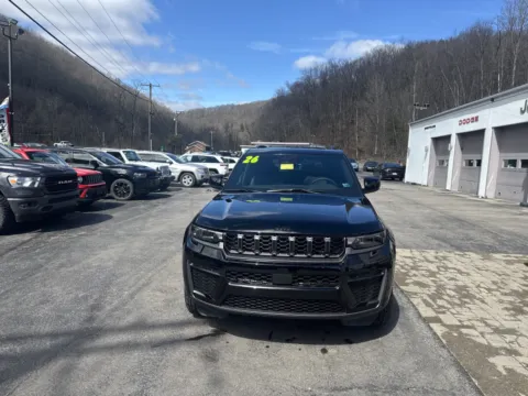 Black 2026 Jeep Grand Cherokee Laredo Altitude for sale in Tamaqua, PA