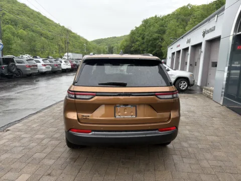 More photos of 2026 Jeep Grand Cherokee Limited at Outten Chrysler Dodge Jeep Ram of Tamaqua, PA