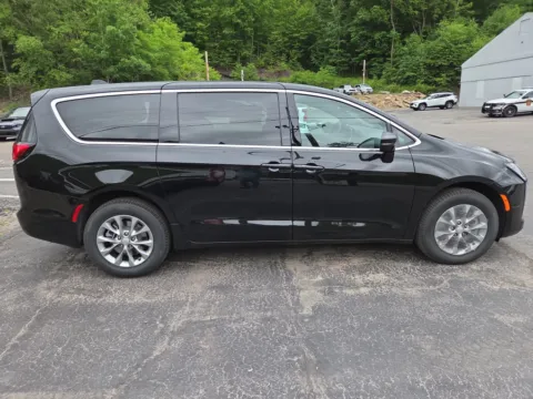 Photos of 2027 Chrysler Pacifica Select for sale in Tamaqua, PA at Outten Chrysler Dodge Jeep Ram of Tamaqua