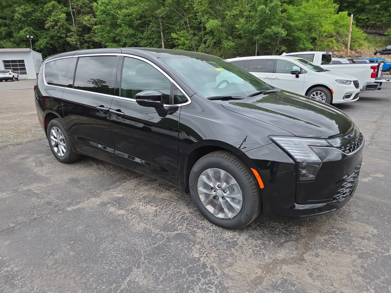 Black 2027 Chrysler Pacifica Select for sale in Tamaqua, PA