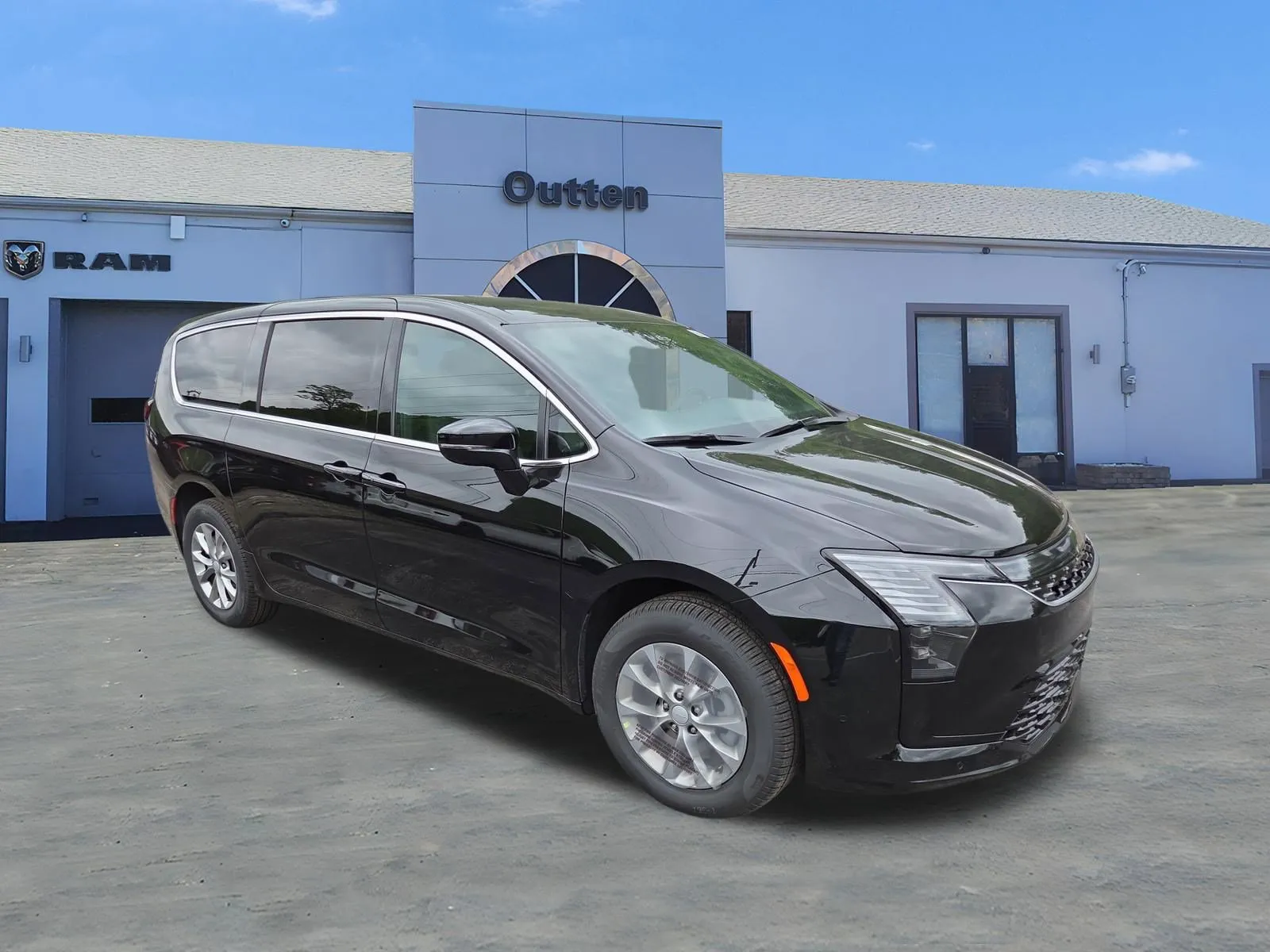 2027 Chrysler Pacifica Select AWD's photo