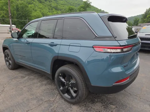 More photos of 2026 Jeep Grand Cherokee Limited at Outten Chrysler Dodge Jeep Ram of Tamaqua, PA