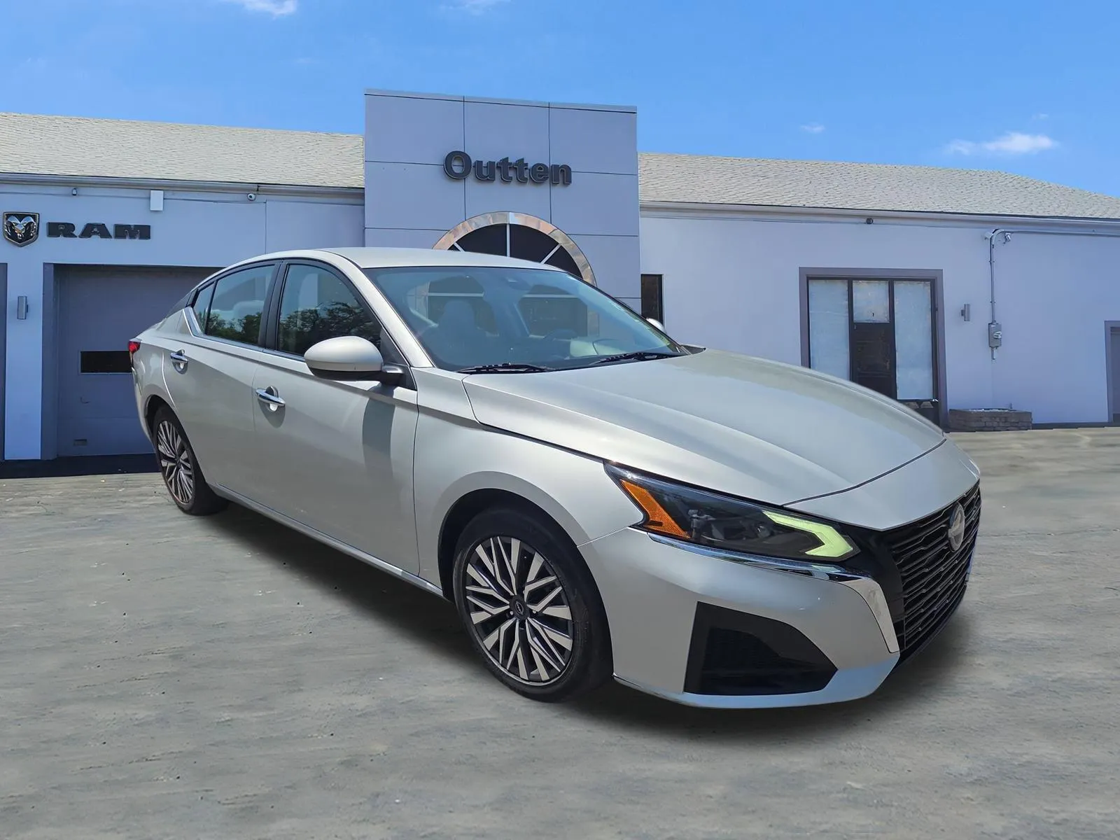 2023 Nissan Altima SV