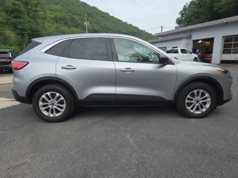 Photos of 2022 Ford Escape SE for sale in Tamaqua, PA at Outten Chrysler Dodge Jeep Ram of Tamaqua