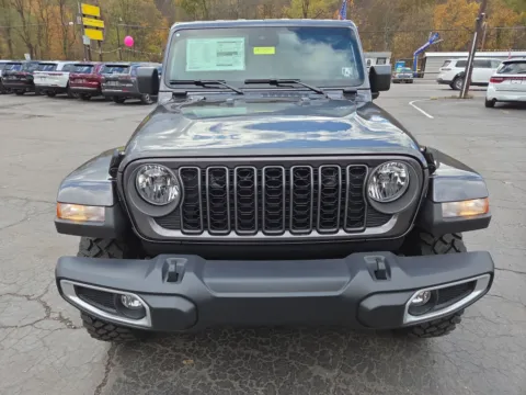 More photos of 2025 Jeep Gladiator High Tide at Outten Chrysler Dodge Jeep Ram of Tamaqua, PA