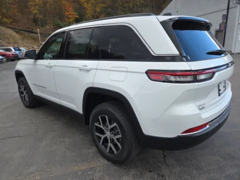 More photos of 2025 Jeep Grand Cherokee Limited at Outten Chrysler Dodge Jeep Ram of Tamaqua, PA