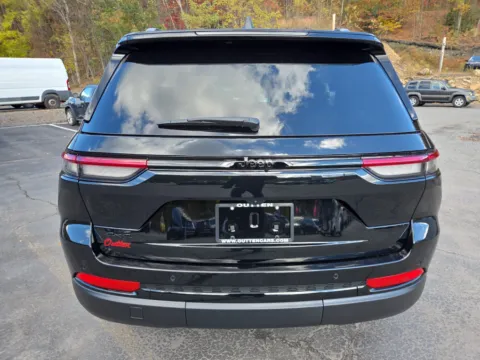 Another view of 2025 Jeep Grand Cherokee Altitude X for sale in Tamaqua, PA at Outten Chrysler Dodge Jeep Ram of Tamaqua