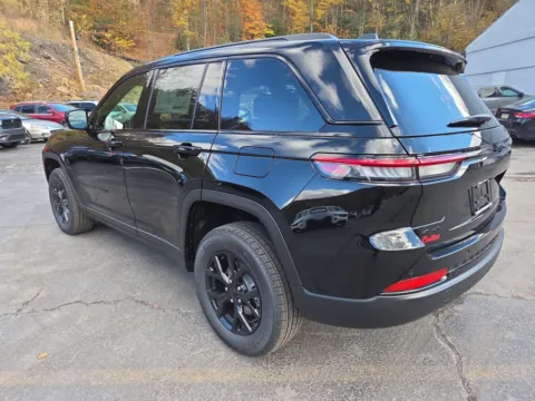 More photos of 2025 Jeep Grand Cherokee Altitude X at Outten Chrysler Dodge Jeep Ram of Tamaqua, PA