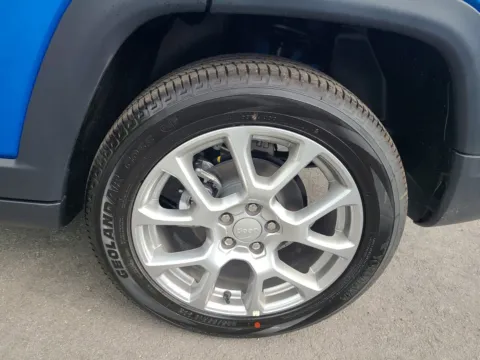 More photos of 2024 Jeep Compass Latitude Lux at Outten Chrysler Dodge Jeep Ram of Tamaqua, PA