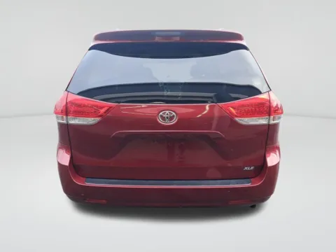 More photos of 2014 Toyota Sienna L at Auburn CDJR, WA