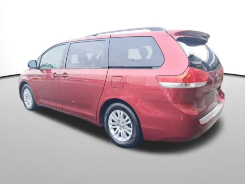 Another view of 2014 Toyota Sienna L for sale in Auburn, WA at Auburn CDJR