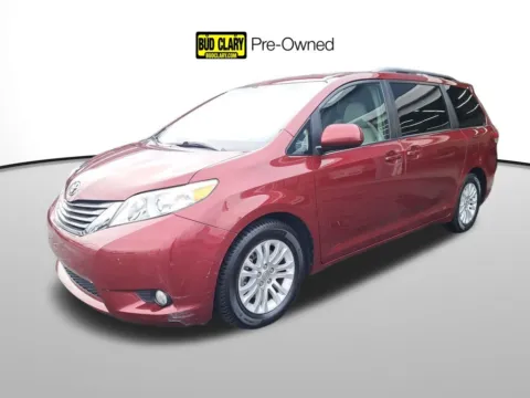 Red 2014 Toyota Sienna L for sale in Auburn, WA