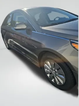 Photos of 2017 Hyundai Sonata Hybrid SE for sale in Auburn, WA at Auburn CDJR