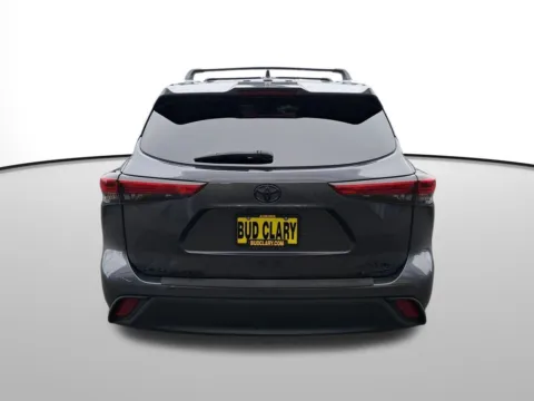 More photos of 2020 Toyota Highlander XLE at Auburn CDJR, WA