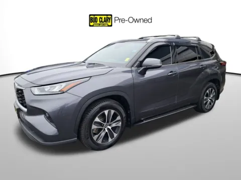 Gray 2020 Toyota Highlander XLE for sale in Auburn, WA
