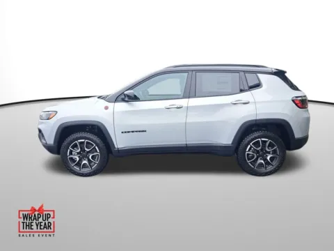 Photos of 2026 Jeep Compass Trailhawk for sale in Auburn, WA at Auburn CDJR