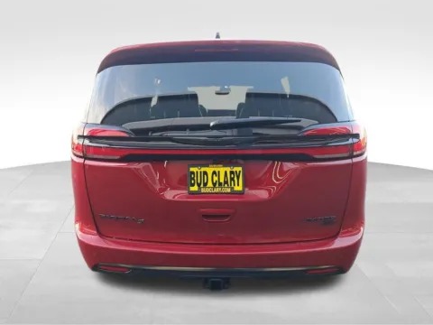 More photos of 2026 Chrysler Pacifica Limited at Bud Clary Auburn CDJR, WA